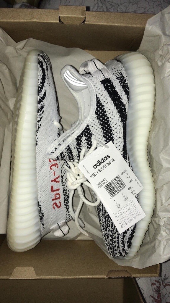 yeezy boost 350 v2 retail